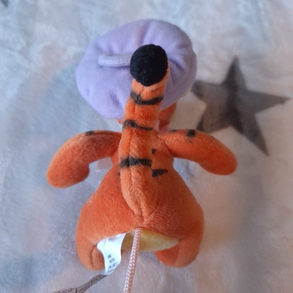 Disney Winnie The Pooh Sugar Bowl With Surprise Tigger Plush‎ Easter Spring - Picture 8 of 12